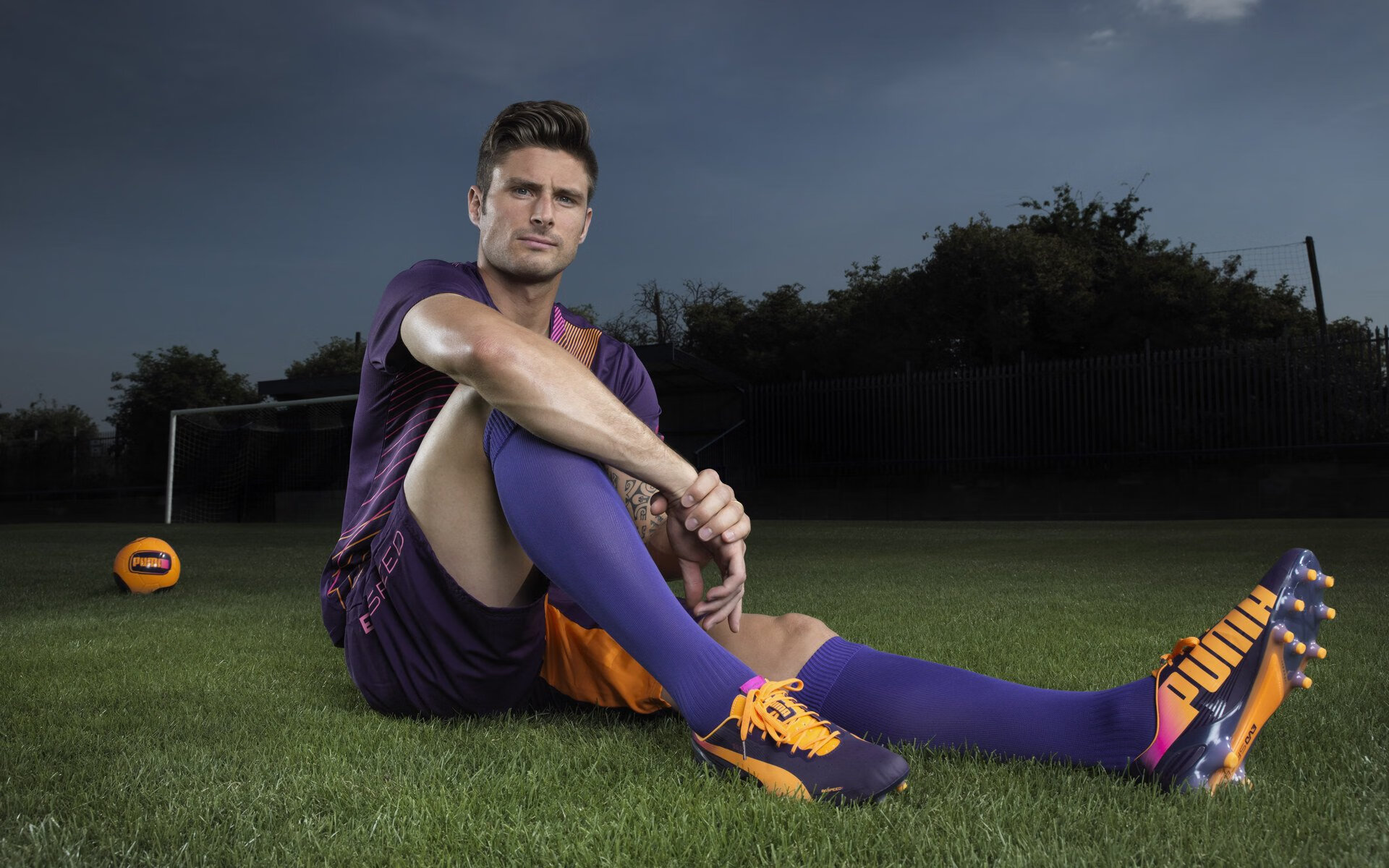 开云体育-球场幕后：场馆、设备与赛事组织背后的故事，球场各个位置以及职务